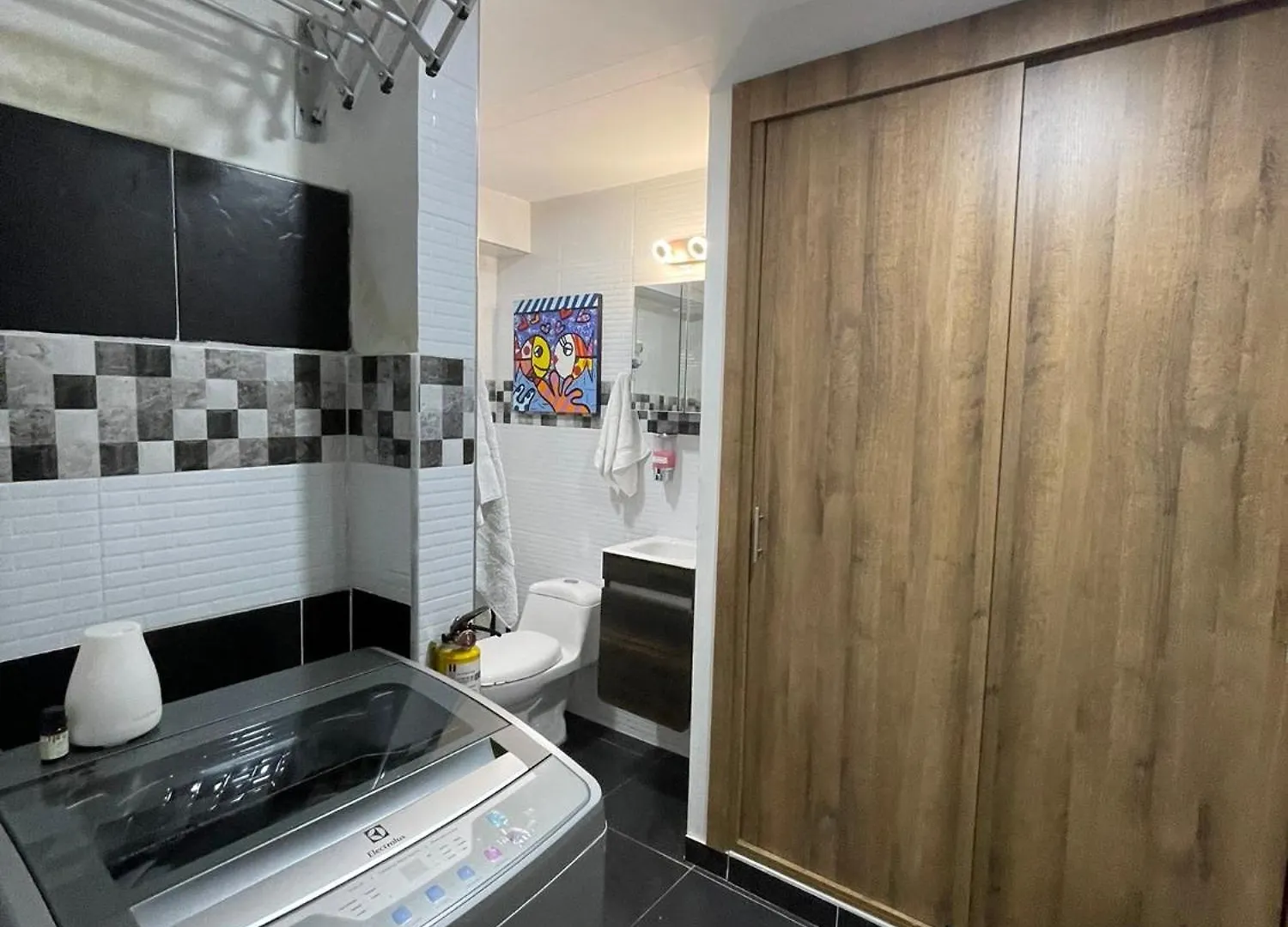Pretty & Modern Private Studio 202 Cali